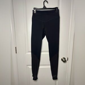 Lululemon legging bottom mesh details foot hold Sz 8